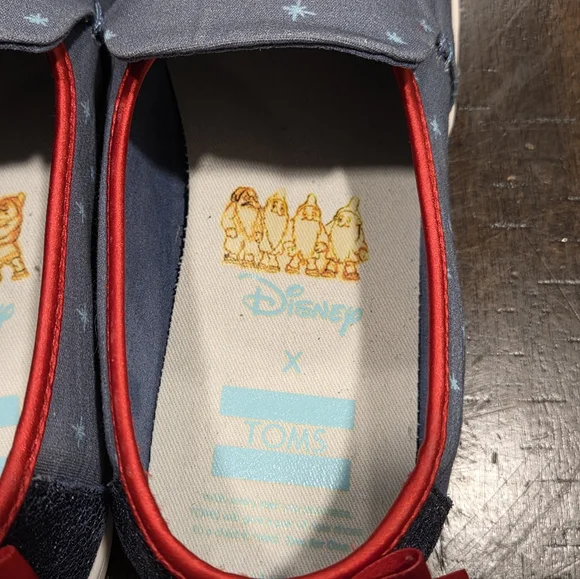 Snow White TOMS Limited Edition - Picture 6 of 14